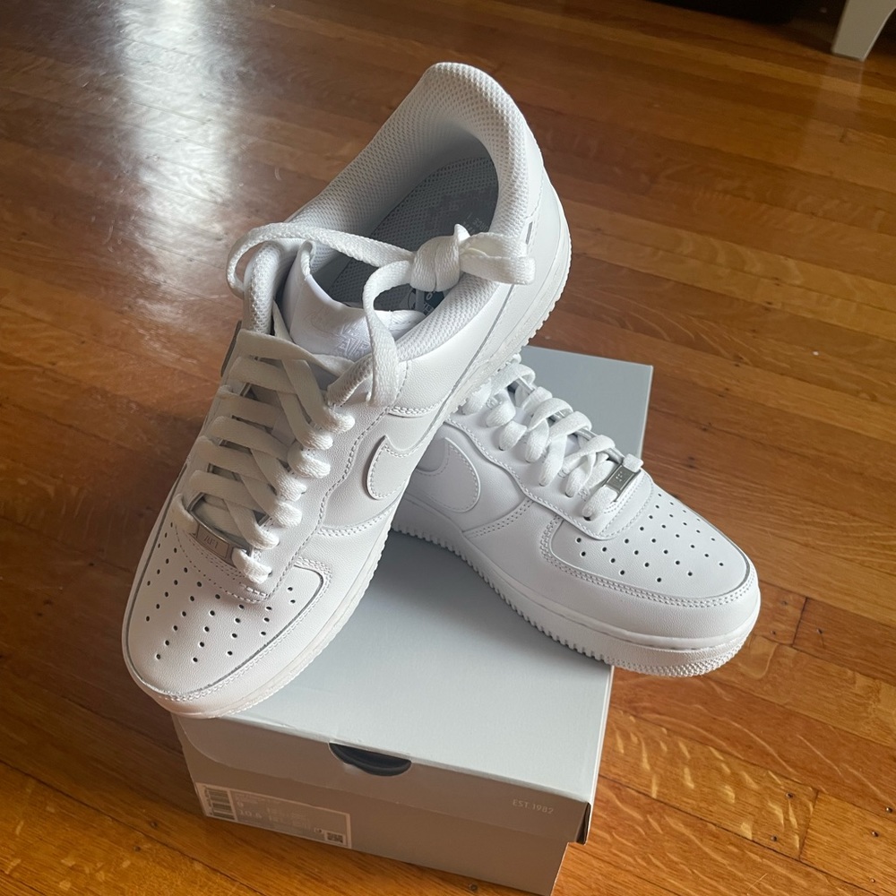 Air Force 1 : men : size 9